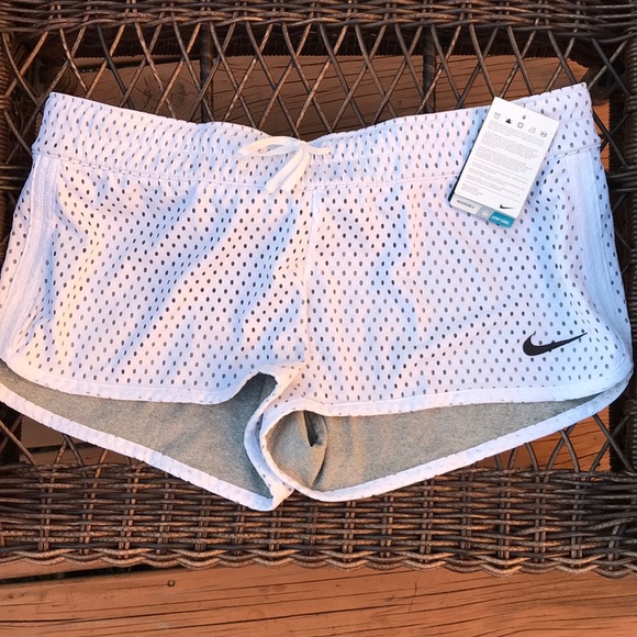 Nike Pants - 🌸Nike Reversible Shorts
